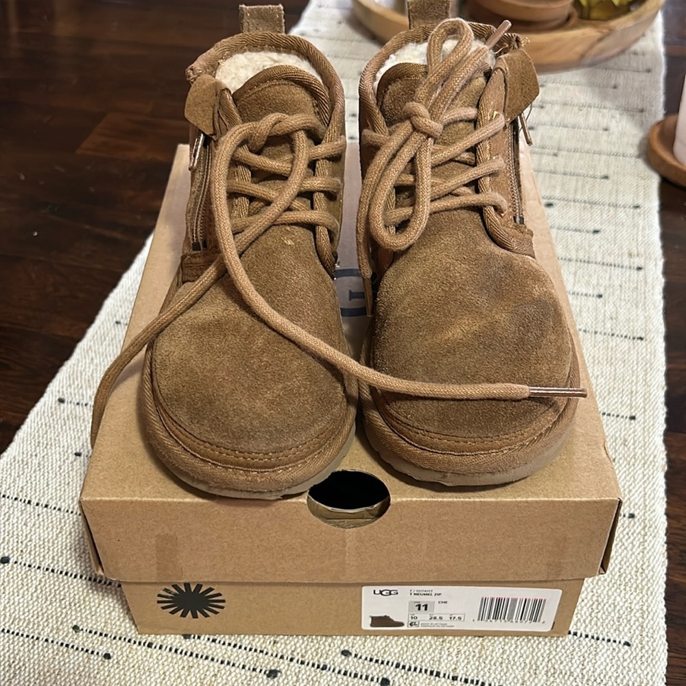 Ugg Neumel zip boot size 11